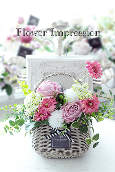 夏の花バスケットアレンジ 花 寄せ植え 夏の花 ピンクと白の花のバスケットアレンジメント